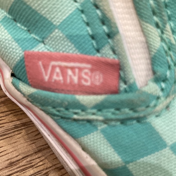 VANS checkerboard slip ons - Picture 2 of 9